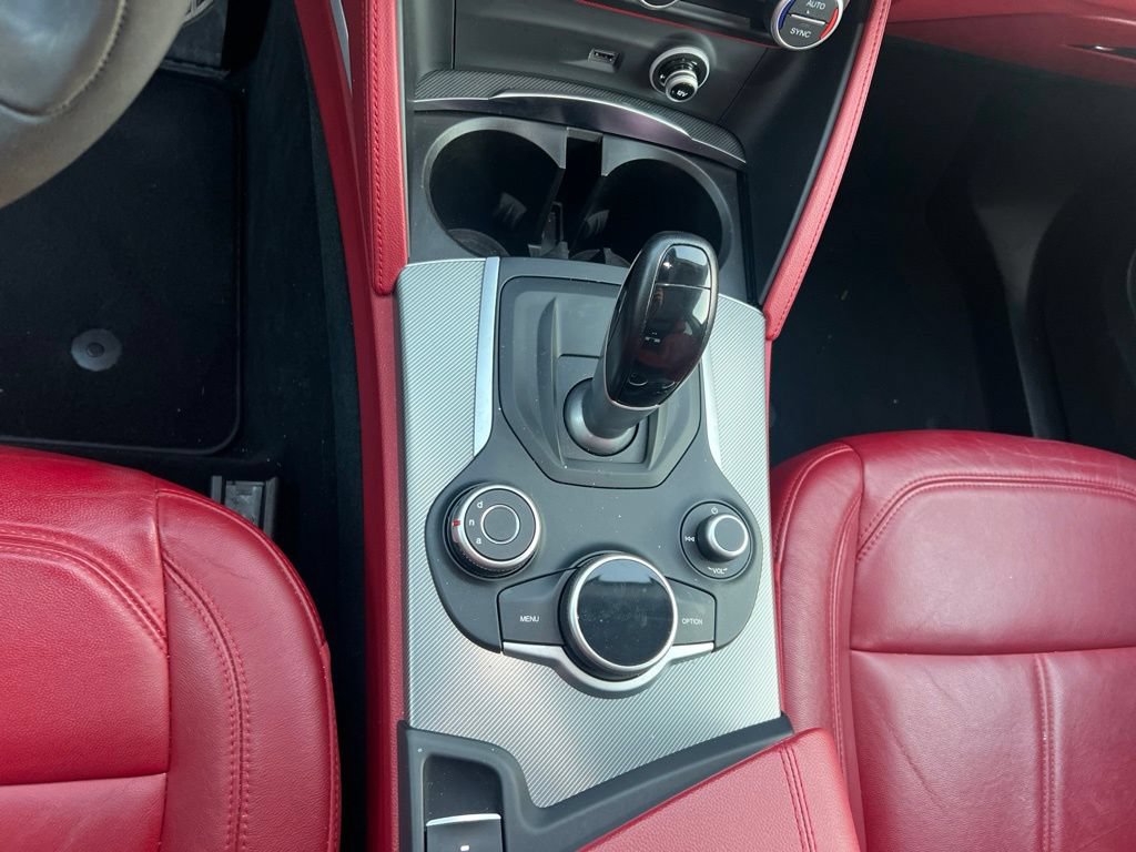 Used 2018 Alfa Romeo Stelvio Sport w/ Quick Order Package 22J Sport AWD/4WD image 19