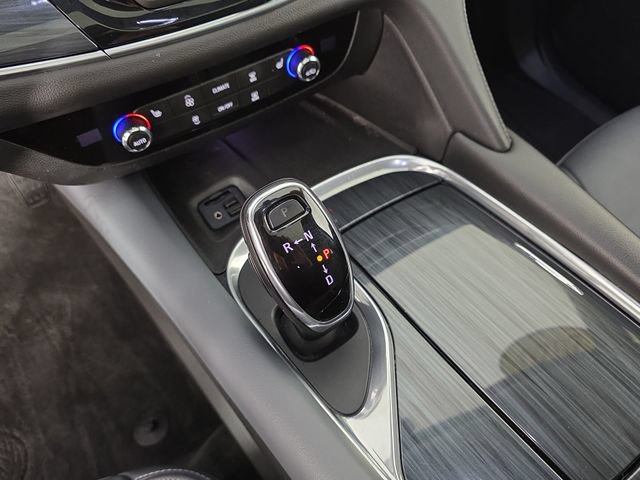 Used 2020 Buick Enclave Essence w/ Sport Touring Edition FWD image 33