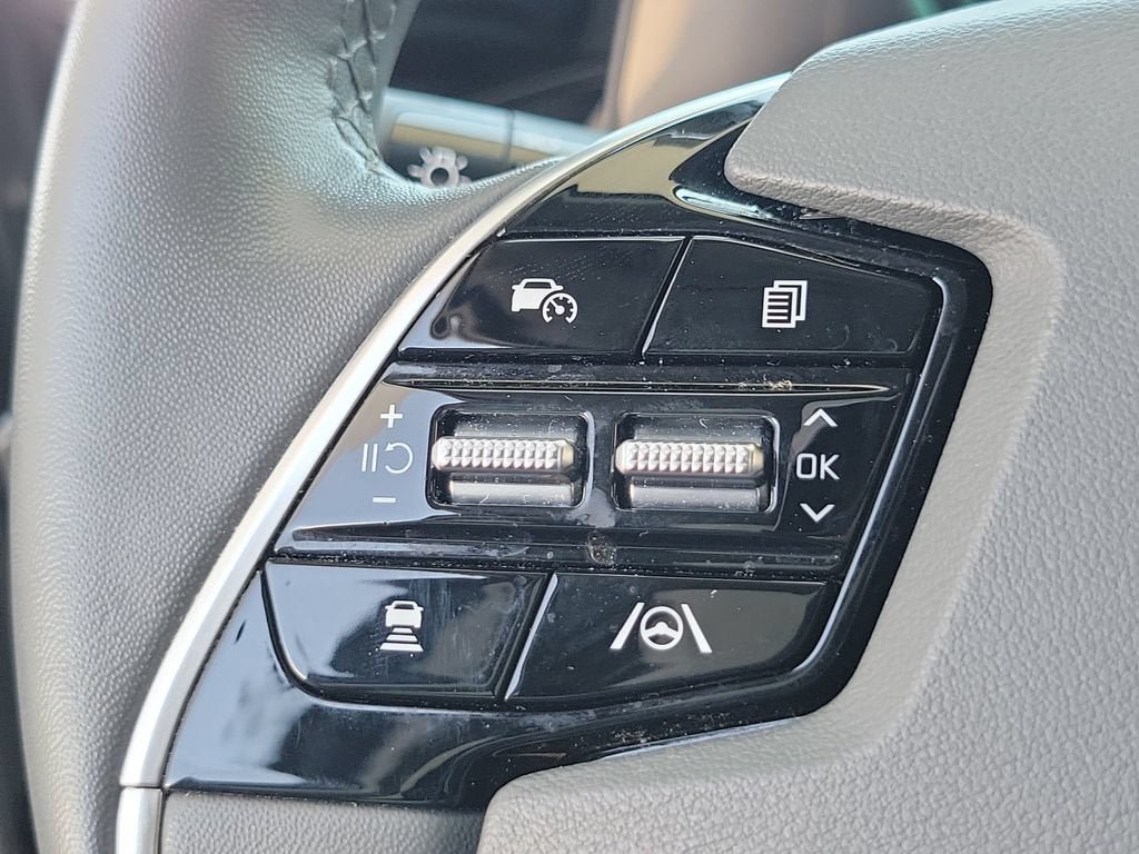 Used 2024 Kia Niro EX FWD image 24