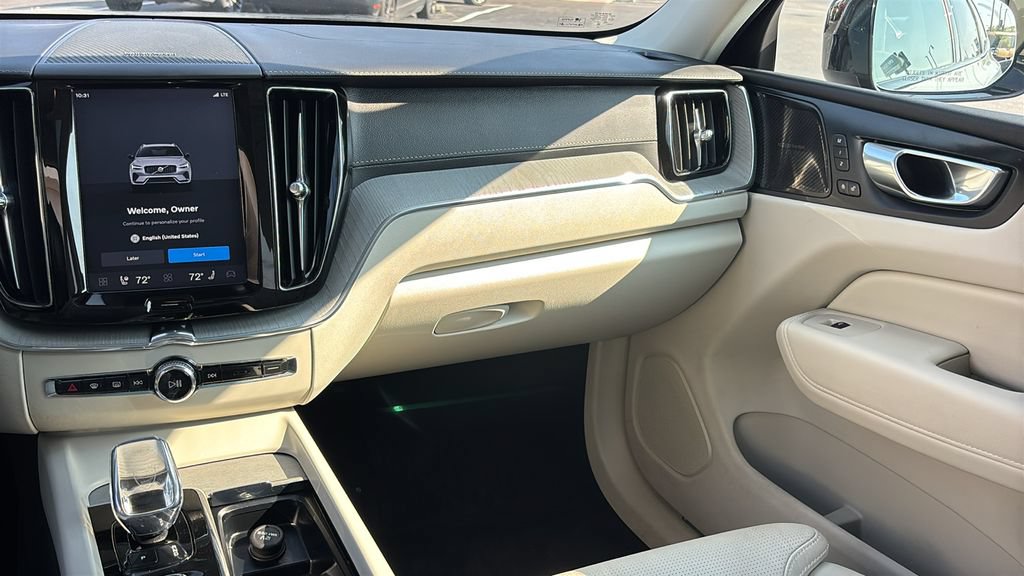 Certified 2025 Volvo XC60 B5 Ultra AWD/4WD image 7