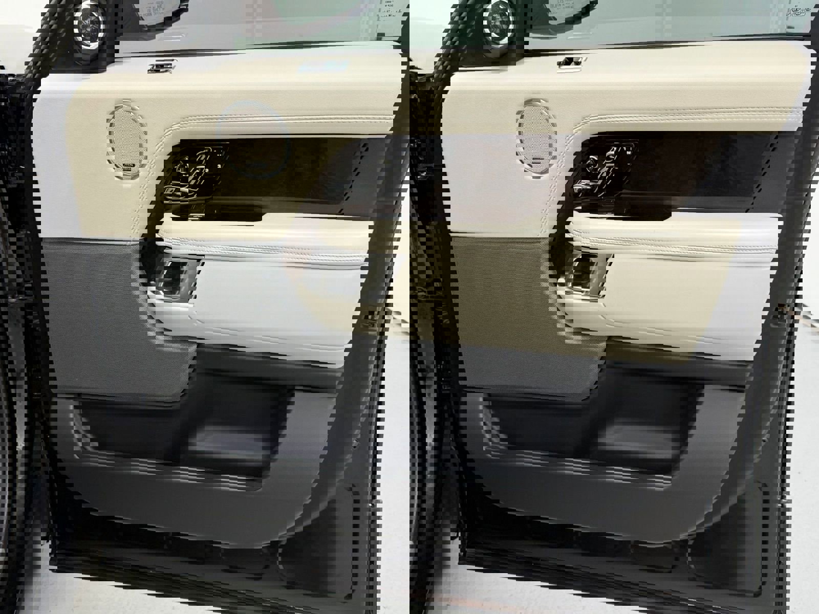 Used 2019 Land Rover Range Rover Supercharged image 31