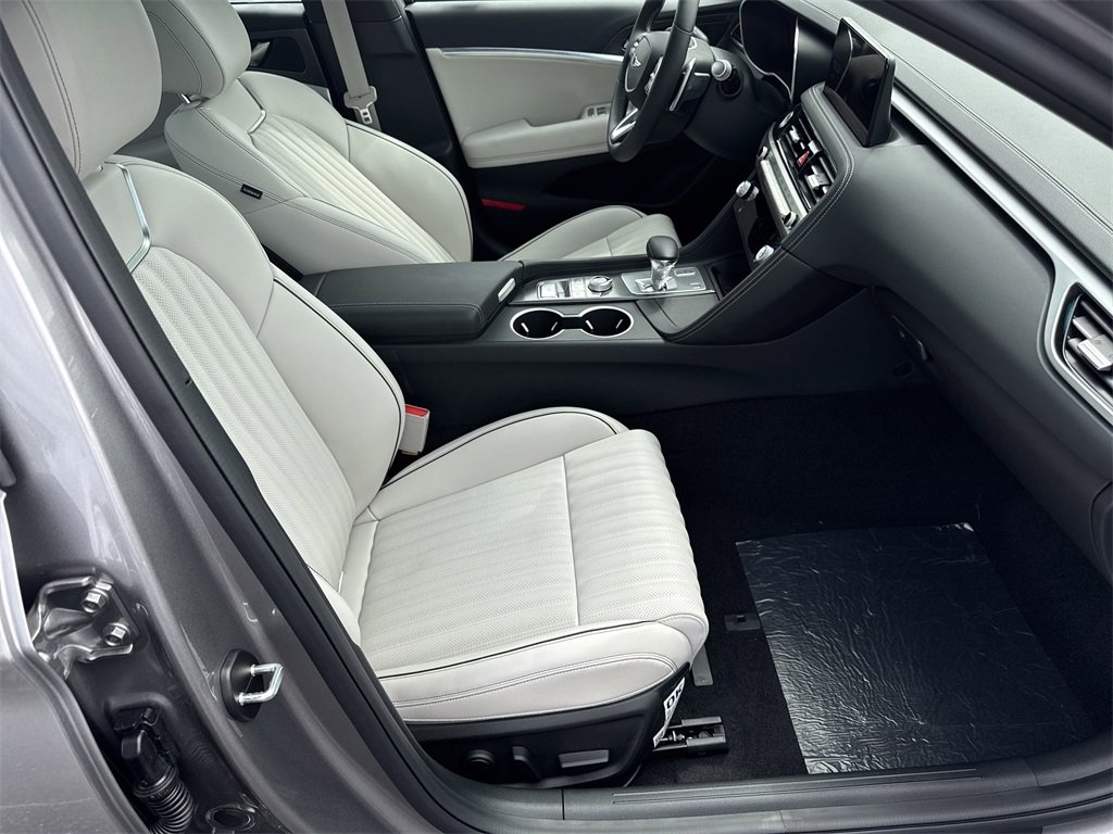 New 2025 Genesis G70 2.5T w/ Sport Prestige Package image 16