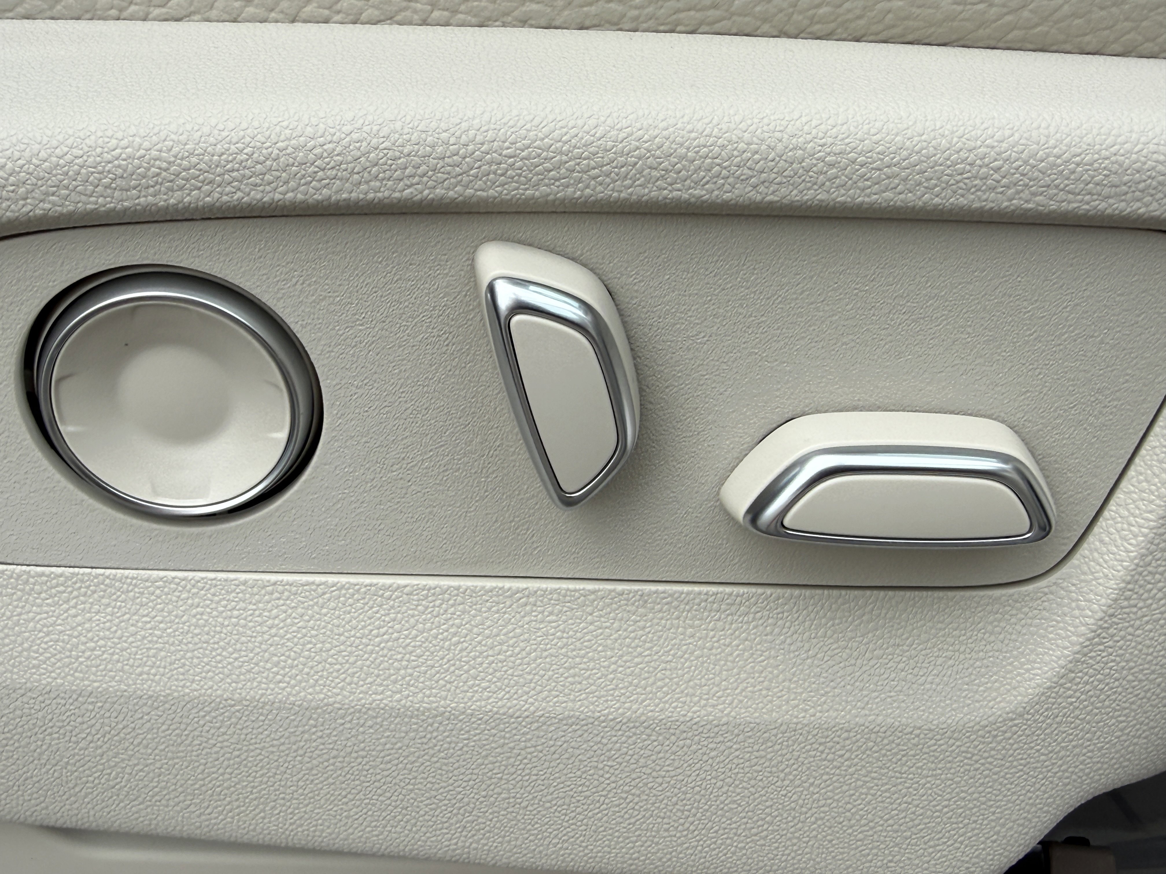 New 2026 GMC Yukon Denali image 24