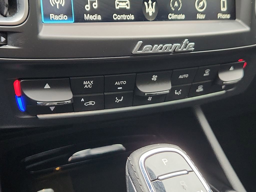 Used 2019 Maserati Levante image 15