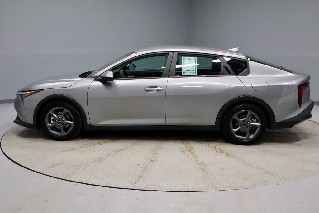 Used 2025 Kia K4 LXS image 7