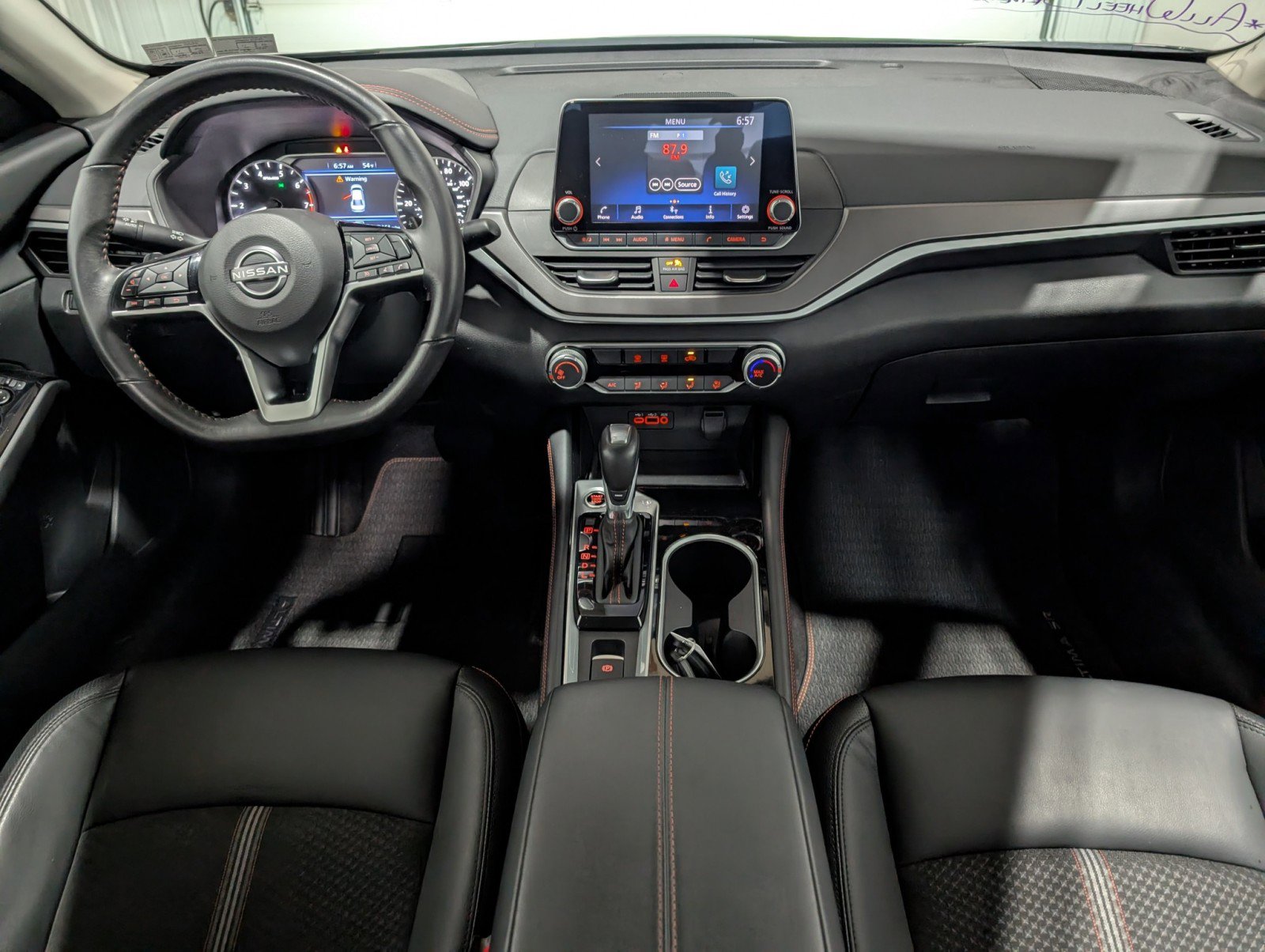 Used 2025 Nissan Altima 2.5 SR image 11