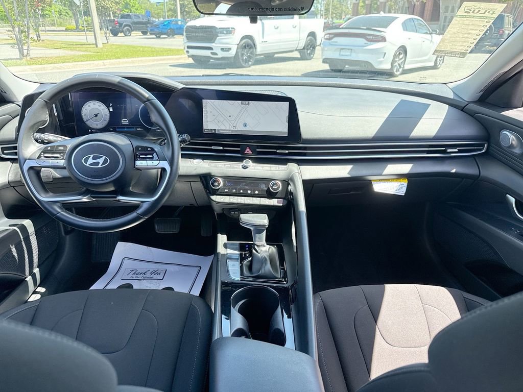 Used 2024 Hyundai Elantra SEL w/ Convenience Package image 22