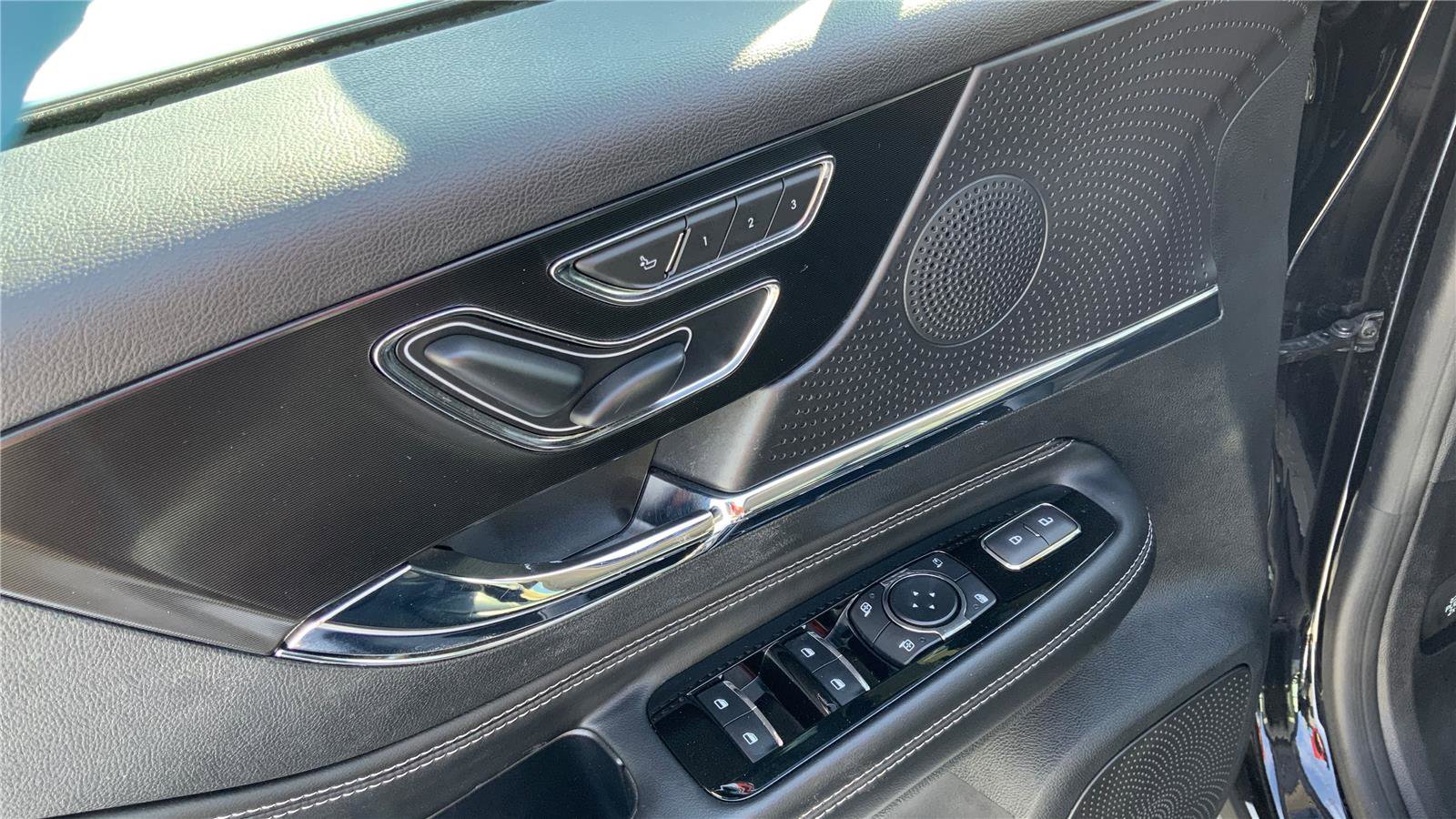 Used 2023 Lincoln Corsair AWD w/ Towing Package image 21