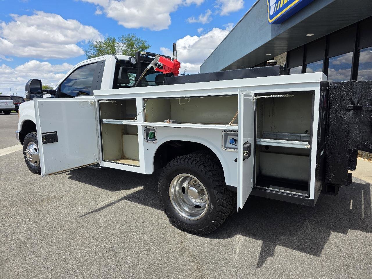 Used 2017 Ford F350 XL w/ Power Equipment Group AWD/4WD image 17