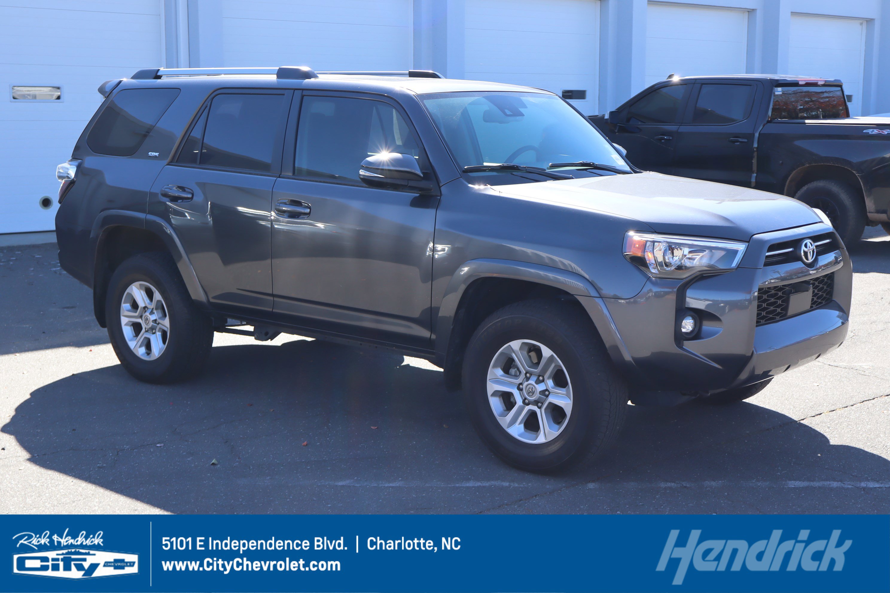 Used 2022 Toyota 4Runner SR5 Premium image 1