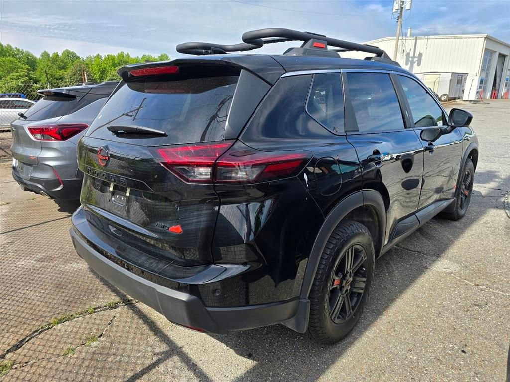 Used 2025 Nissan Rogue SV AWD/4WD image 11