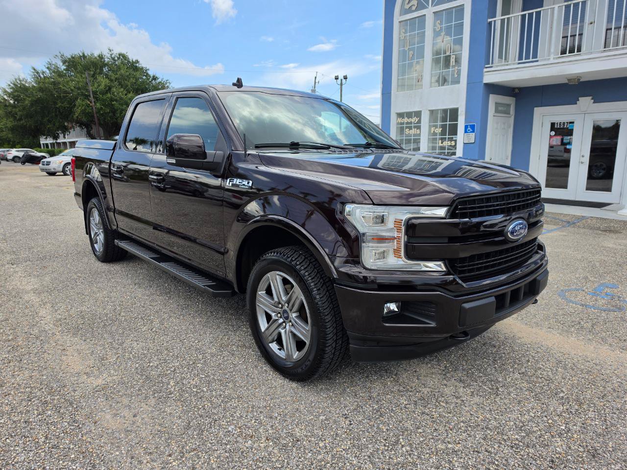 Used 2018 Ford F150 Lariat w/ Equipment Group 502A Luxury AWD/4WD image 8