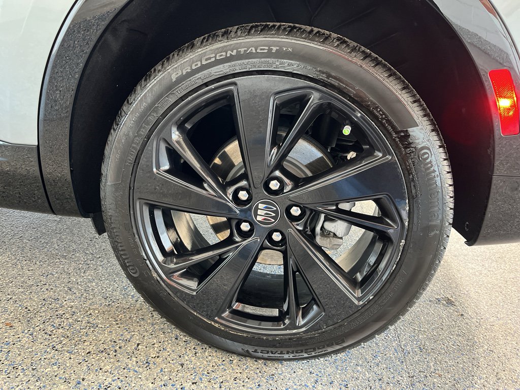 Used 2025 Buick Envision Sport Touring image 34