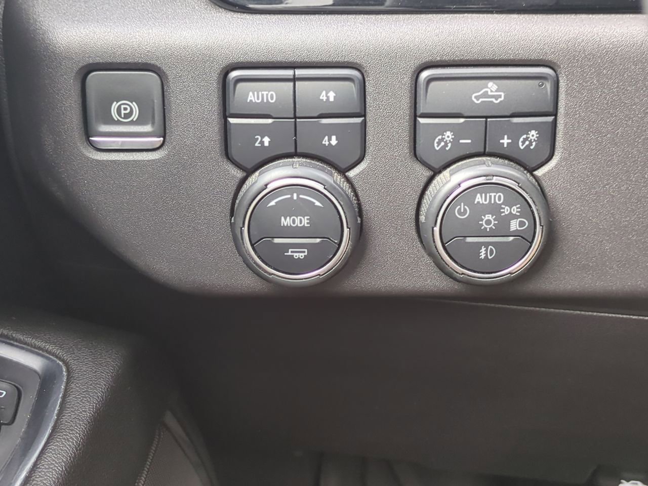 Certified 2024 Chevrolet Silverado 1500 RST AWD/4WD image 18