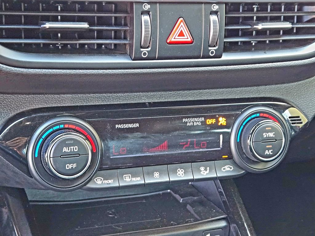 Used 2024 Kia Forte GT-Line w/ GT-Line Premium Package image 18