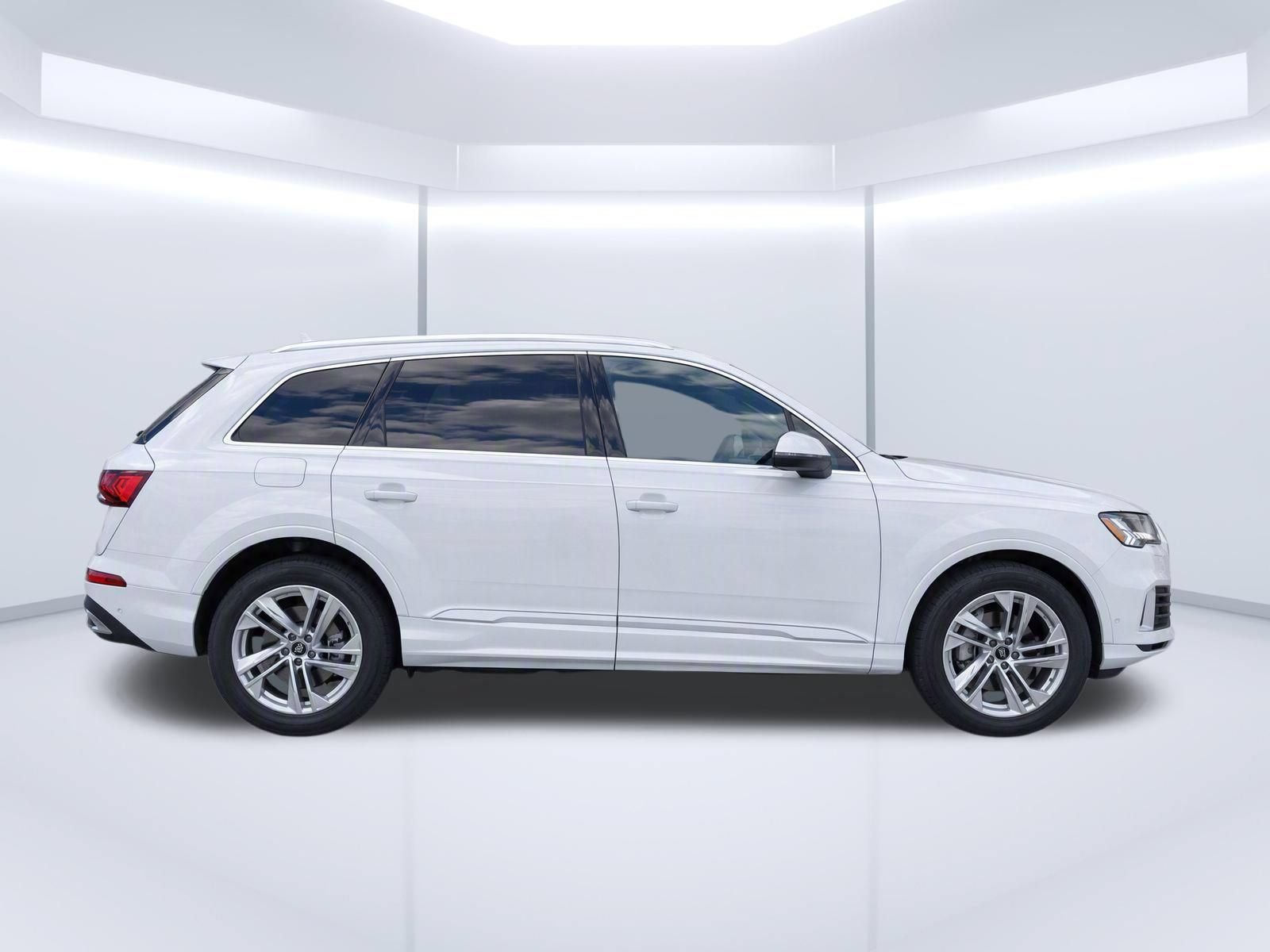 Used 2023 Audi Q7 2.0T Premium Plus w/ Premium Plus Package AWD/4WD image 8