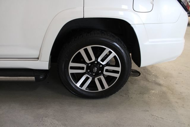 Used 2022 Toyota 4Runner Limited AWD/4WD image 38
