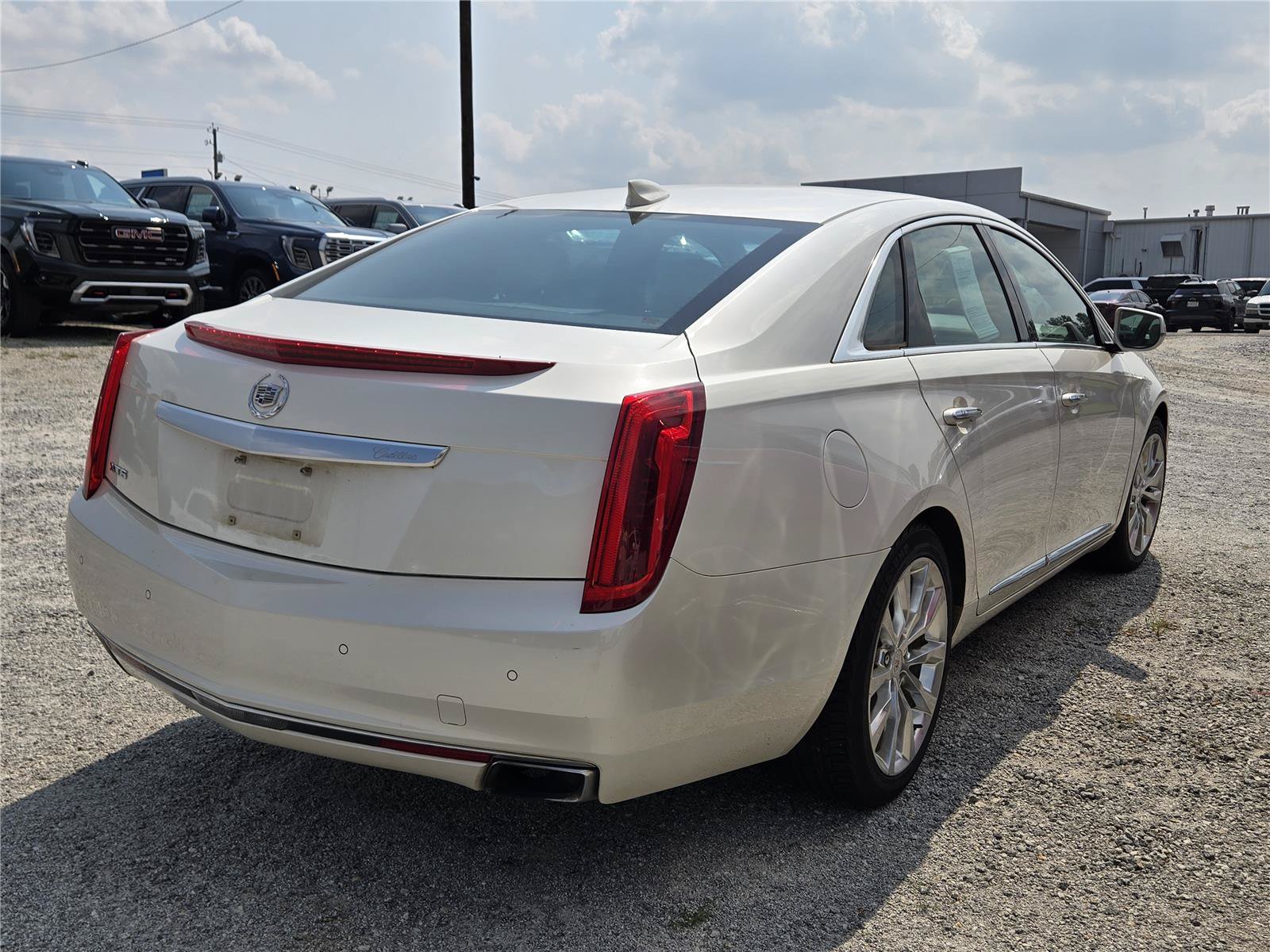 Used 2015 Cadillac XTS Luxury FWD image 4