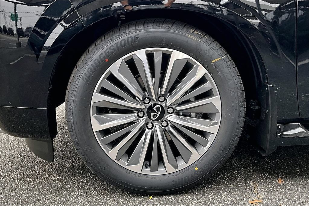 New 2026 INFINITI QX80 Luxe w/ Cargo Package AWD/4WD image 14
