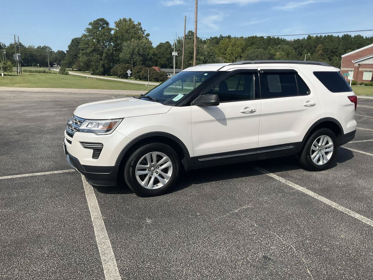 Used 2018 Ford Explorer XLT AWD/4WD image 13