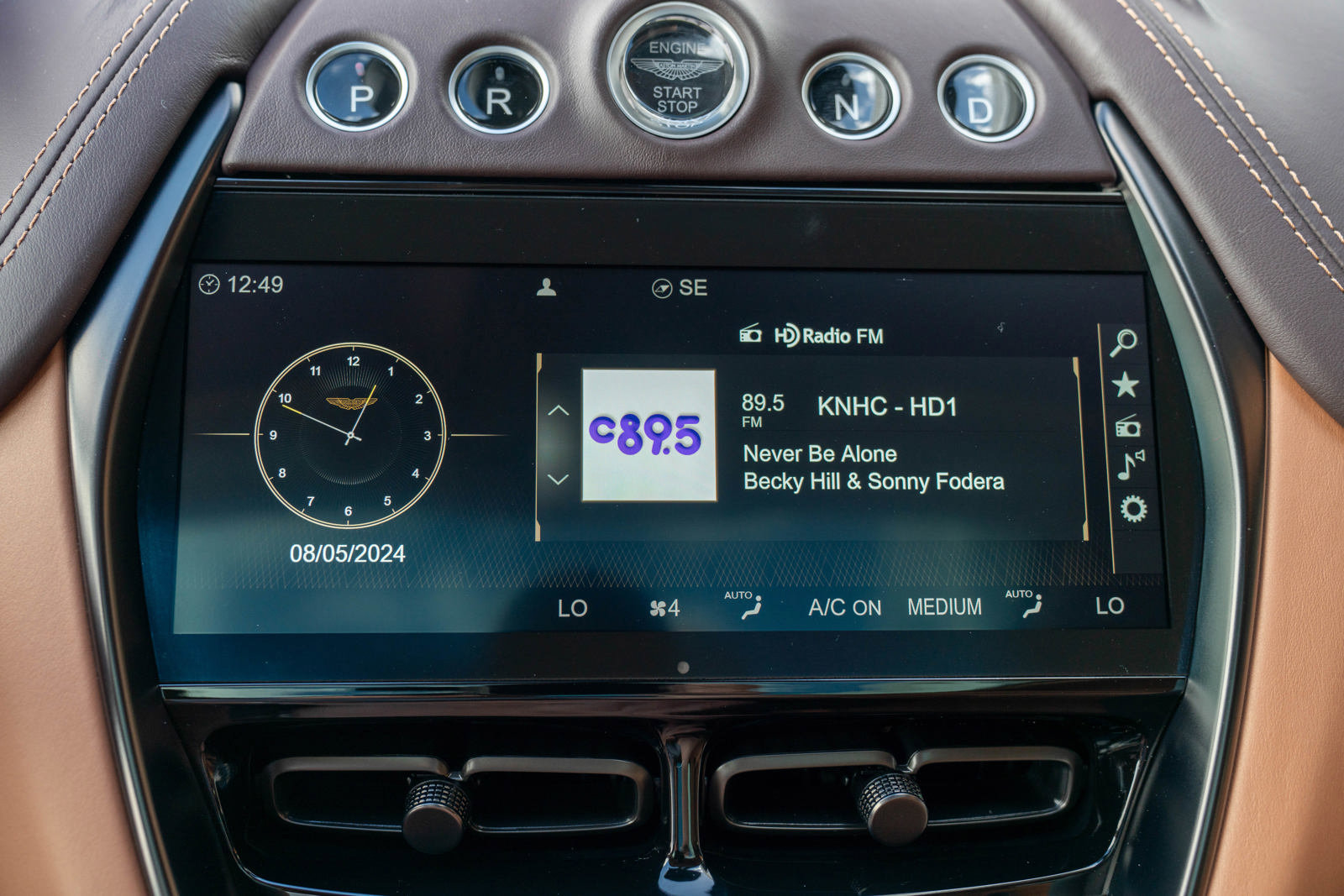 Used 2021 Aston Martin DBX image 22