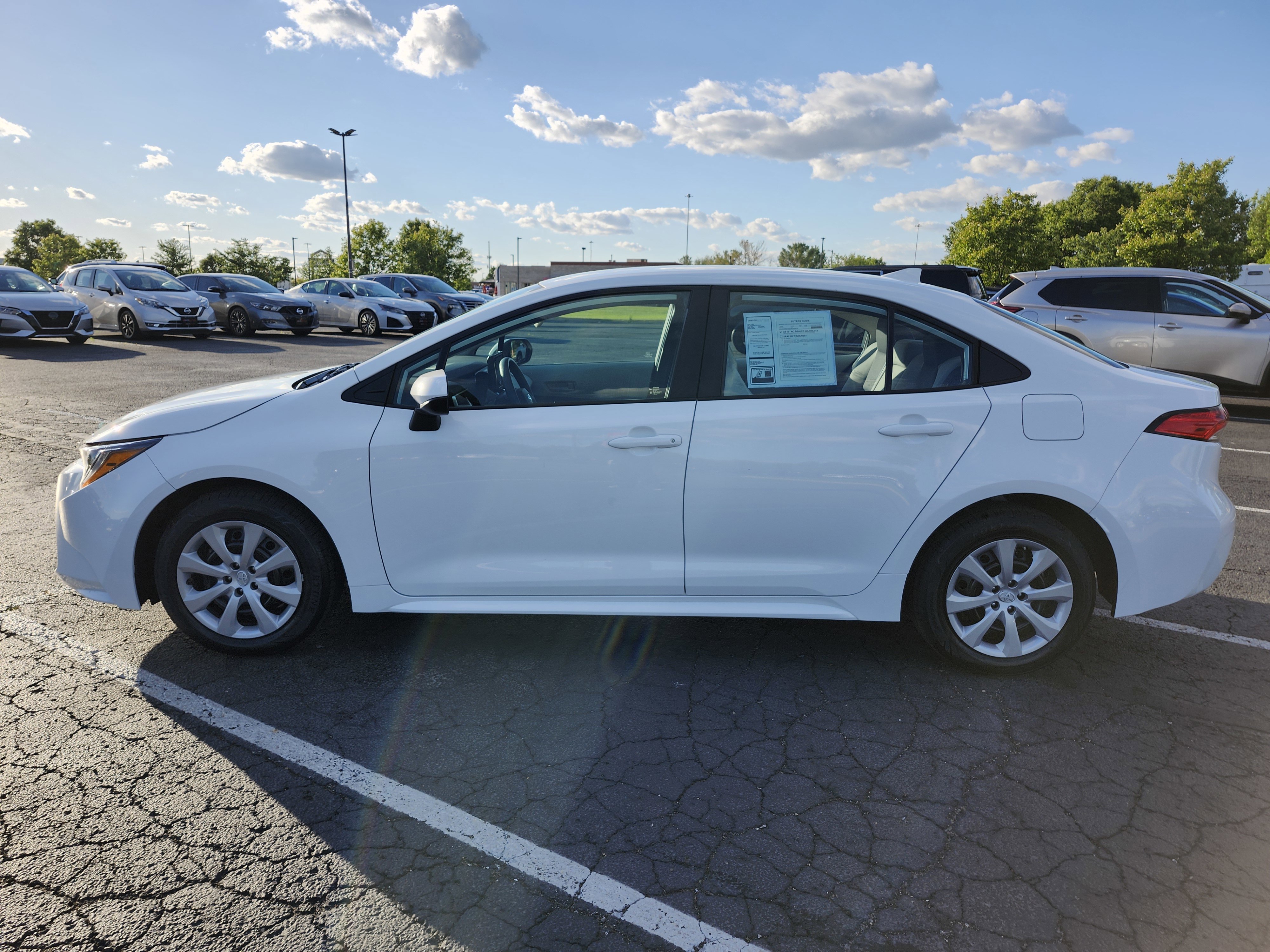Used 2022 Toyota Corolla LE FWD image 11