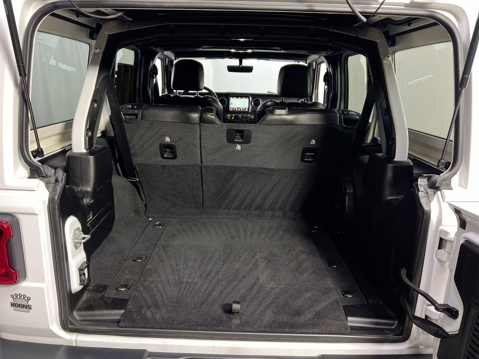 Used 2020 Jeep Wrangler Unlimited Sahara image 29