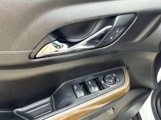 Certified 2023 GMC Acadia SLE w/ Driver Convenience Package image 15