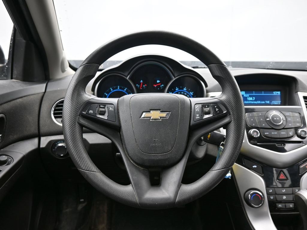 Used 2015 Chevrolet Cruze LT image 40