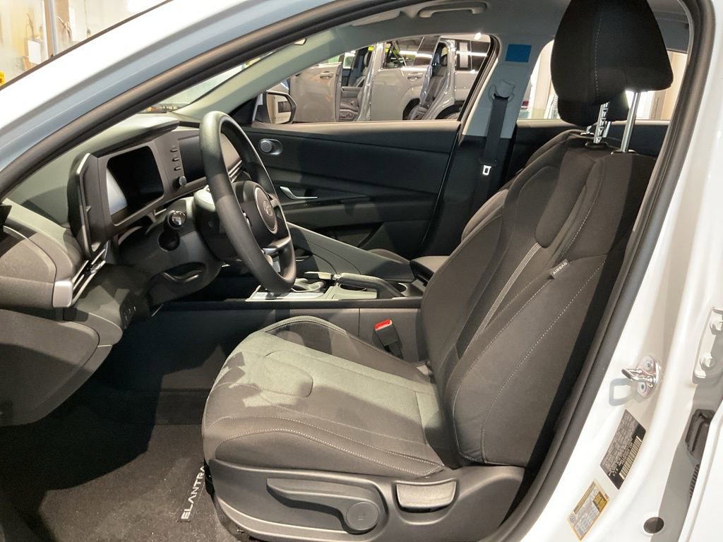 New 2026 Hyundai Elantra SE image 9