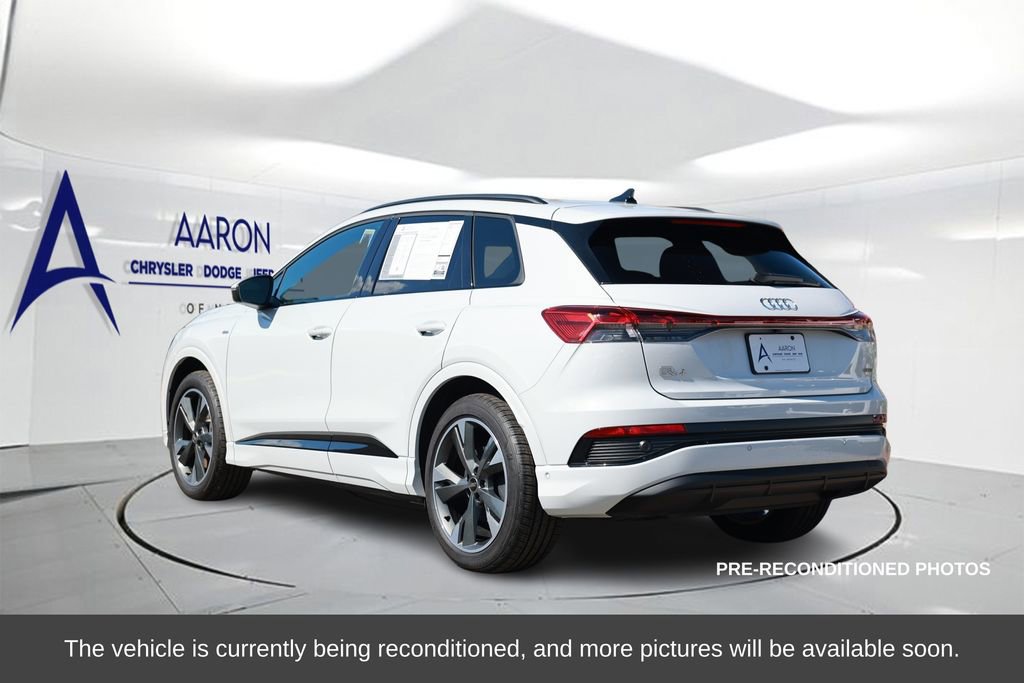 Used 2024 Audi Q4 e-tron Premium Plus w/ Premium Plus image 2