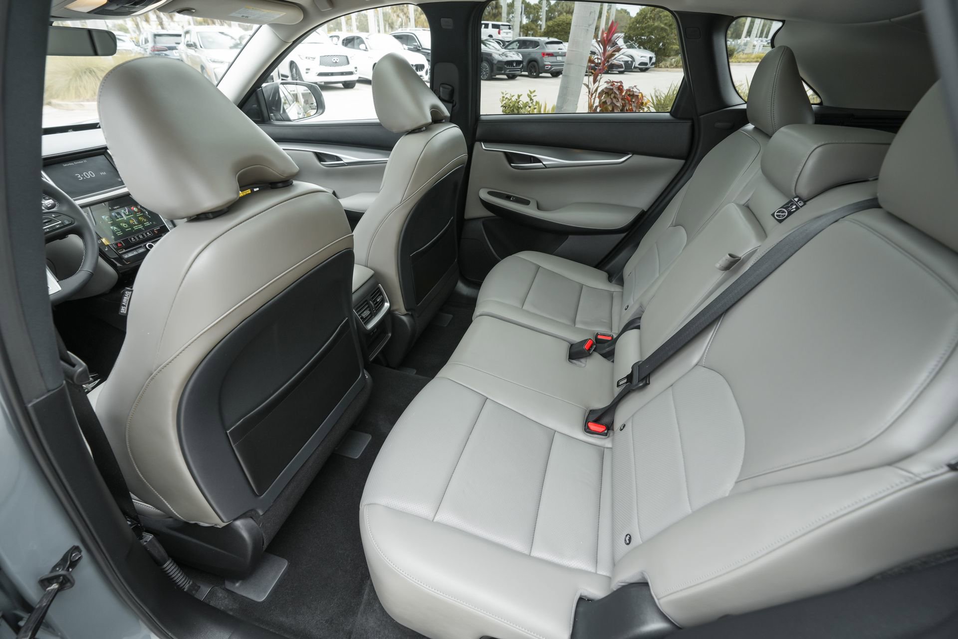 Used 2025 INFINITI QX50 Luxe image 30