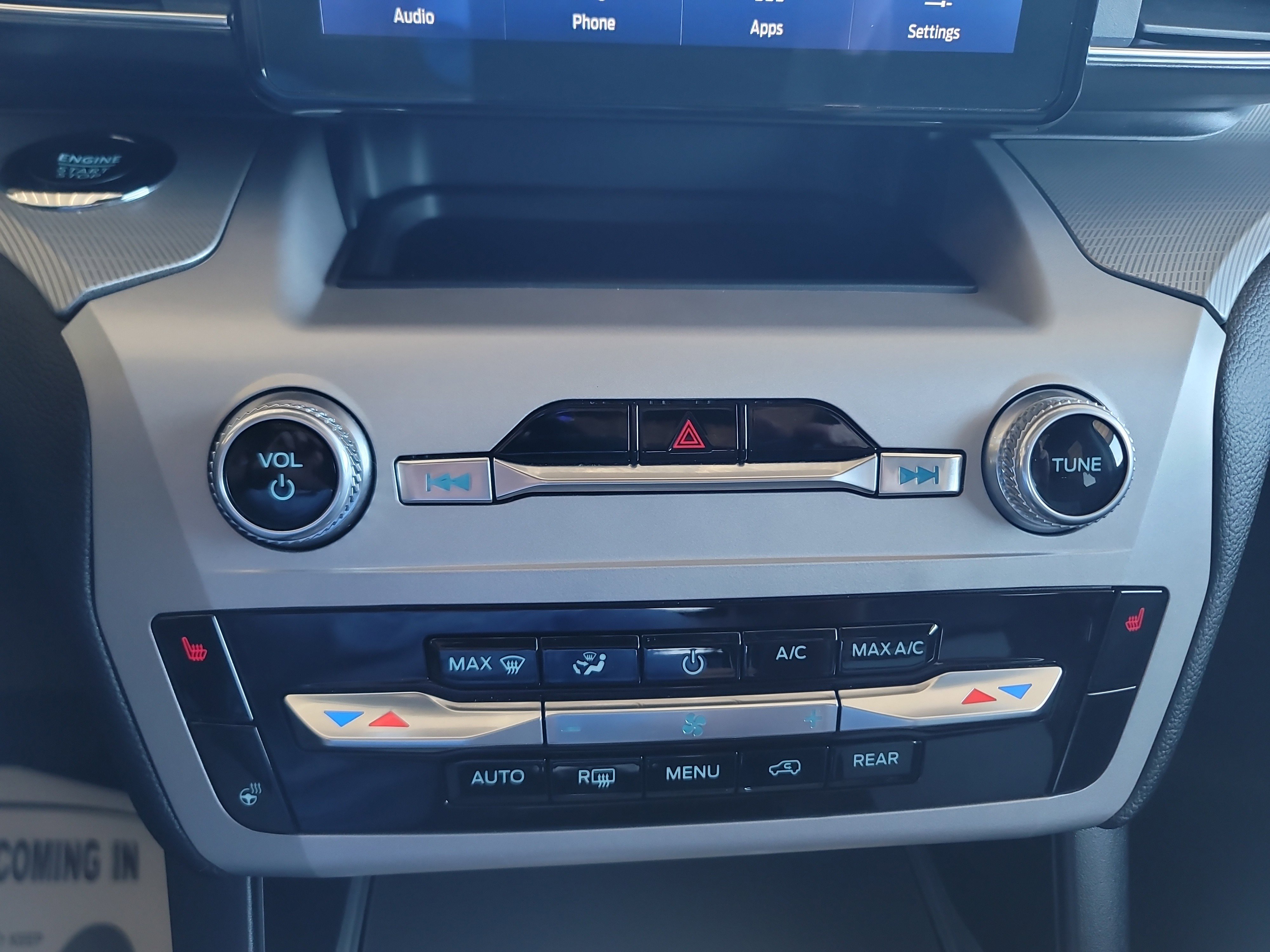 Used 2023 Ford Explorer XLT w/ Equipment Group 202A image 30