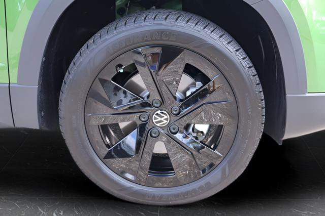 Used 2026 Volkswagen Taos SE FWD image 11