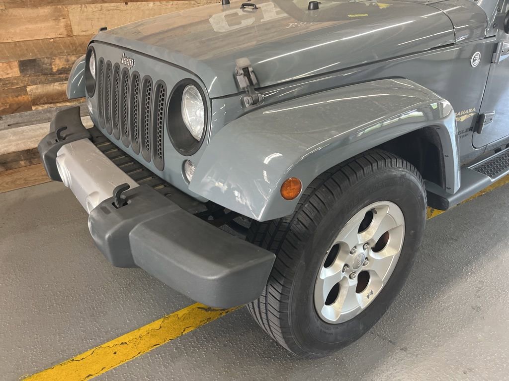 Used 2015 Jeep Wrangler Unlimited Sahara w/ Connectivity Group image 4