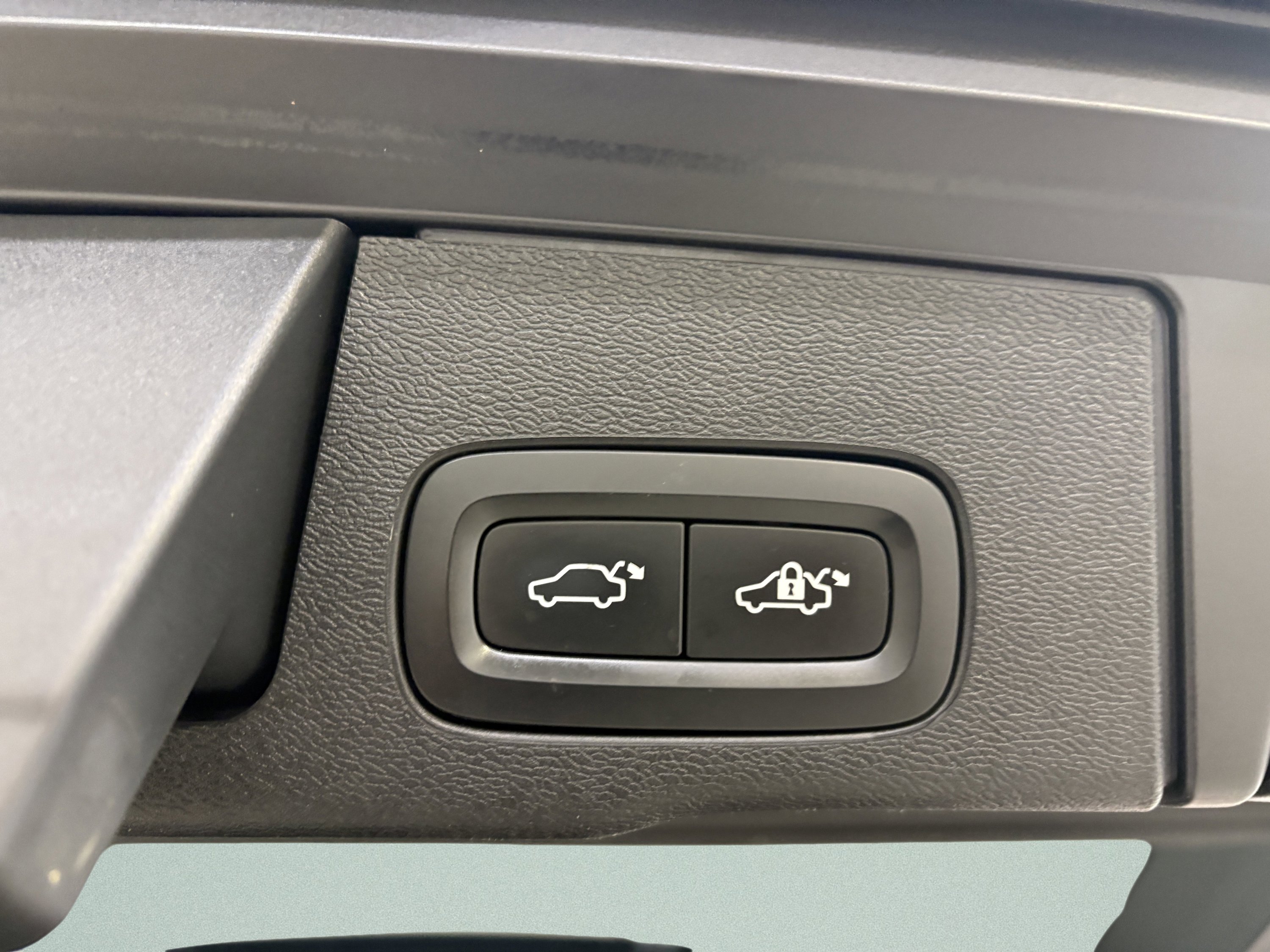 Used 2019 Volvo XC60 T6 Inscription image 7