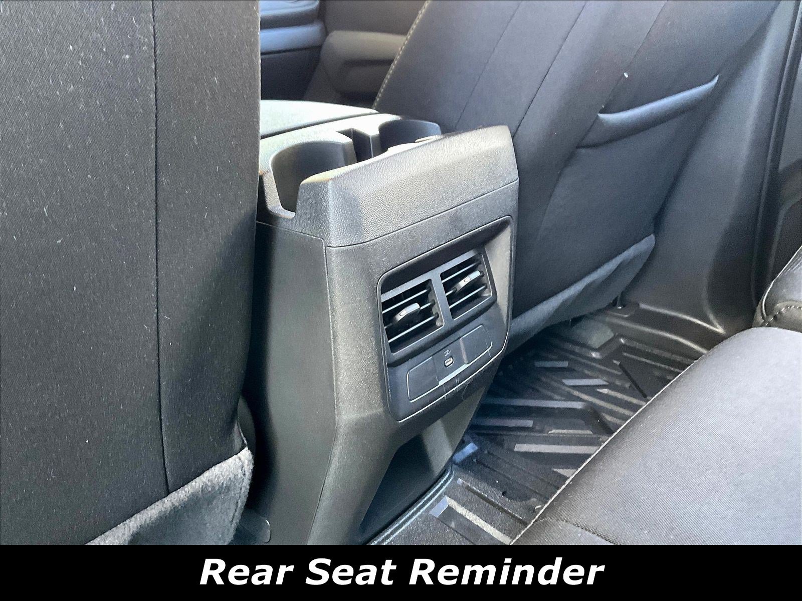 Used 2024 Chevrolet Colorado LT w/ LT Convenience Package RWD image 11