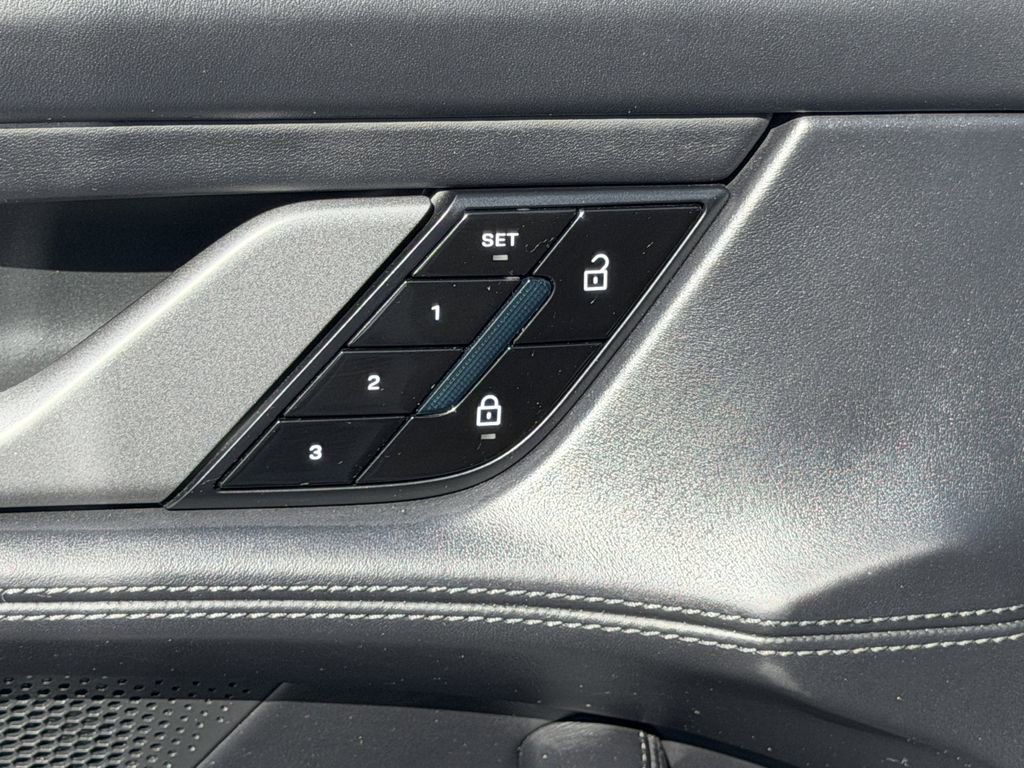 Used 2020 Porsche Taycan Turbo image 17