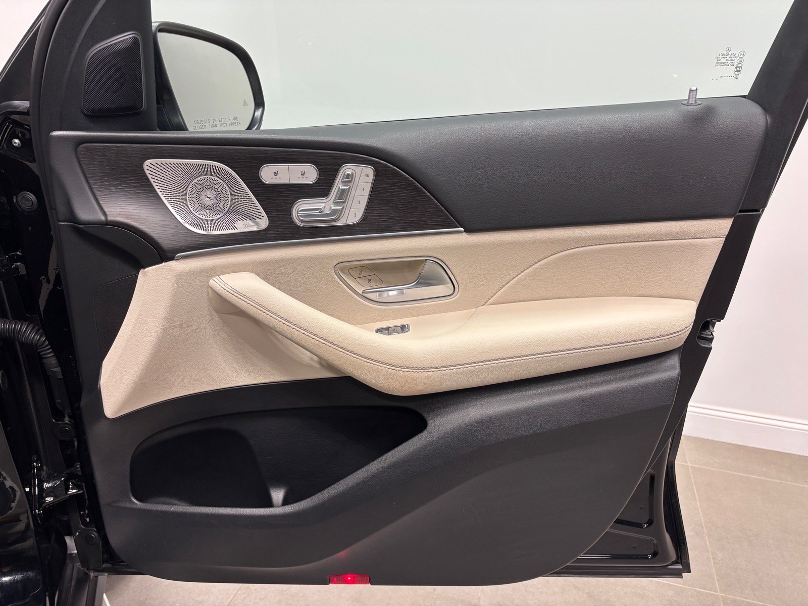 Used 2024 Mercedes-Benz GLS 450 4MATIC image 30