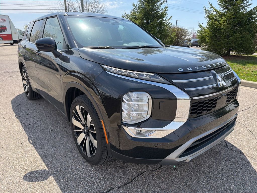 Used 2025 Mitsubishi Outlander SE AWD/4WD image 7