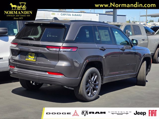 New 2026 Jeep Grand Cherokee Limited AWD/4WD image 3