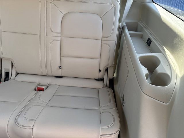Used 2019 Lincoln Navigator Reserve AWD/4WD image 18