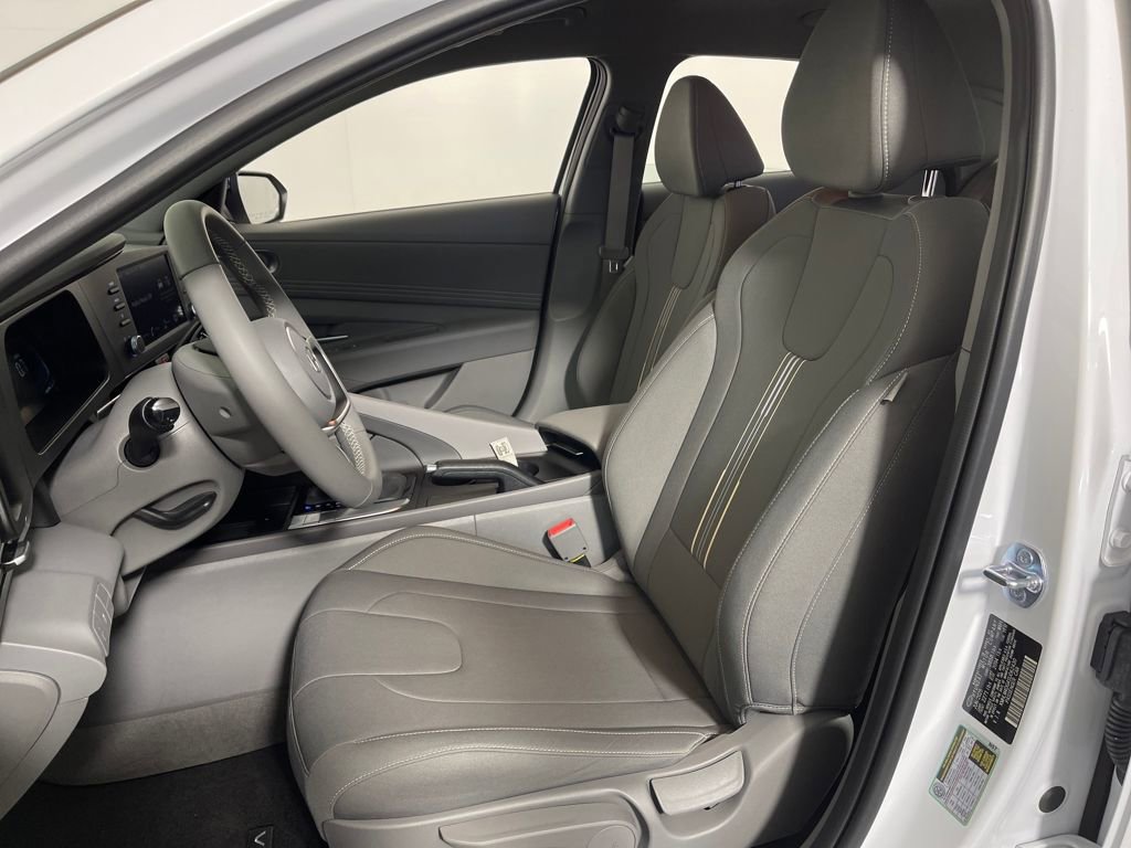 New 2025 Hyundai Elantra Sport image 12
