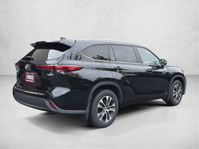 Used 2020 Toyota Highlander XLE AWD/4WD image 5