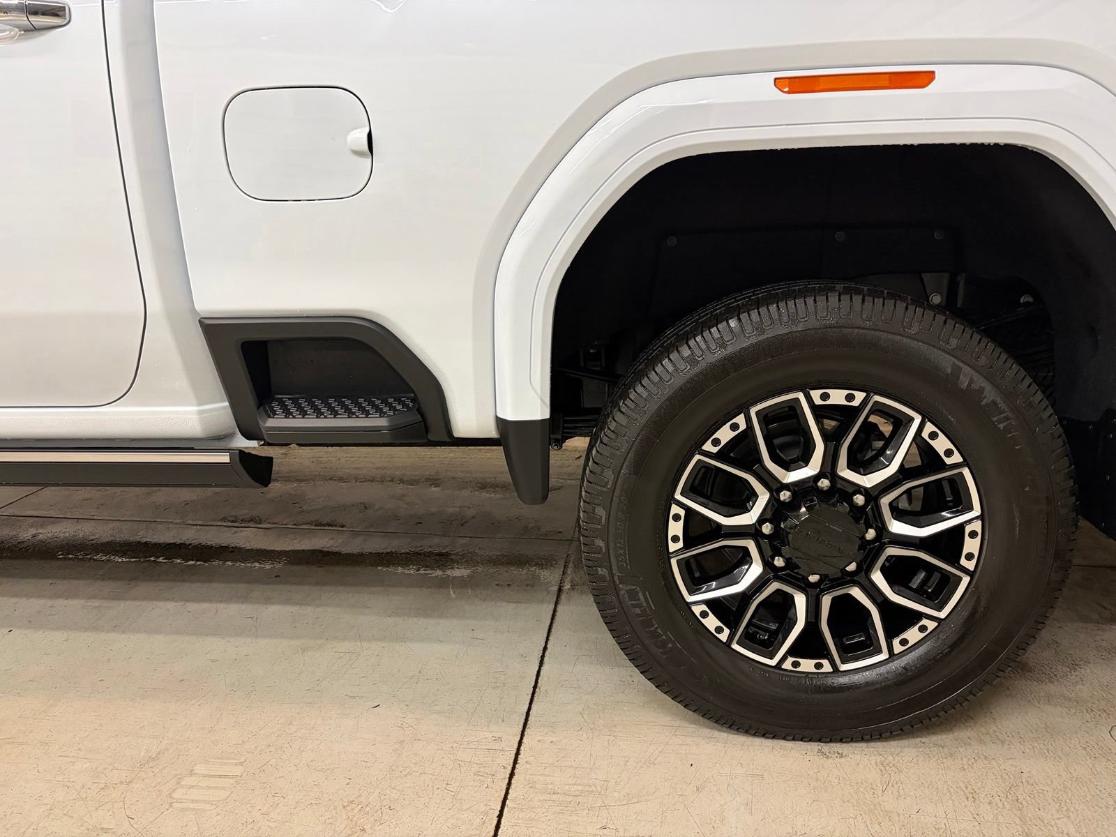 Used 2026 GMC Sierra 3500 Denali Ultimate AWD/4WD image 6