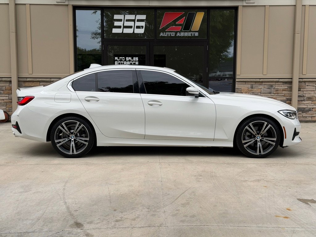 Used 2021 BMW 330i Sedan w/ Driving Assistance Package RWD image 2