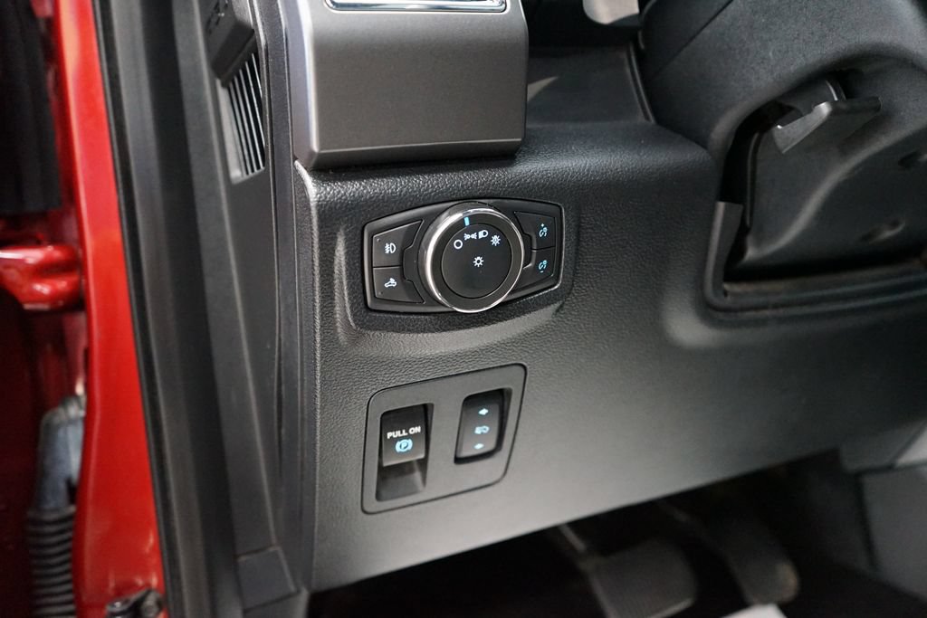 Used 2016 Ford F150 XLT w/ Equipment Group 302A Luxury AWD/4WD image 27
