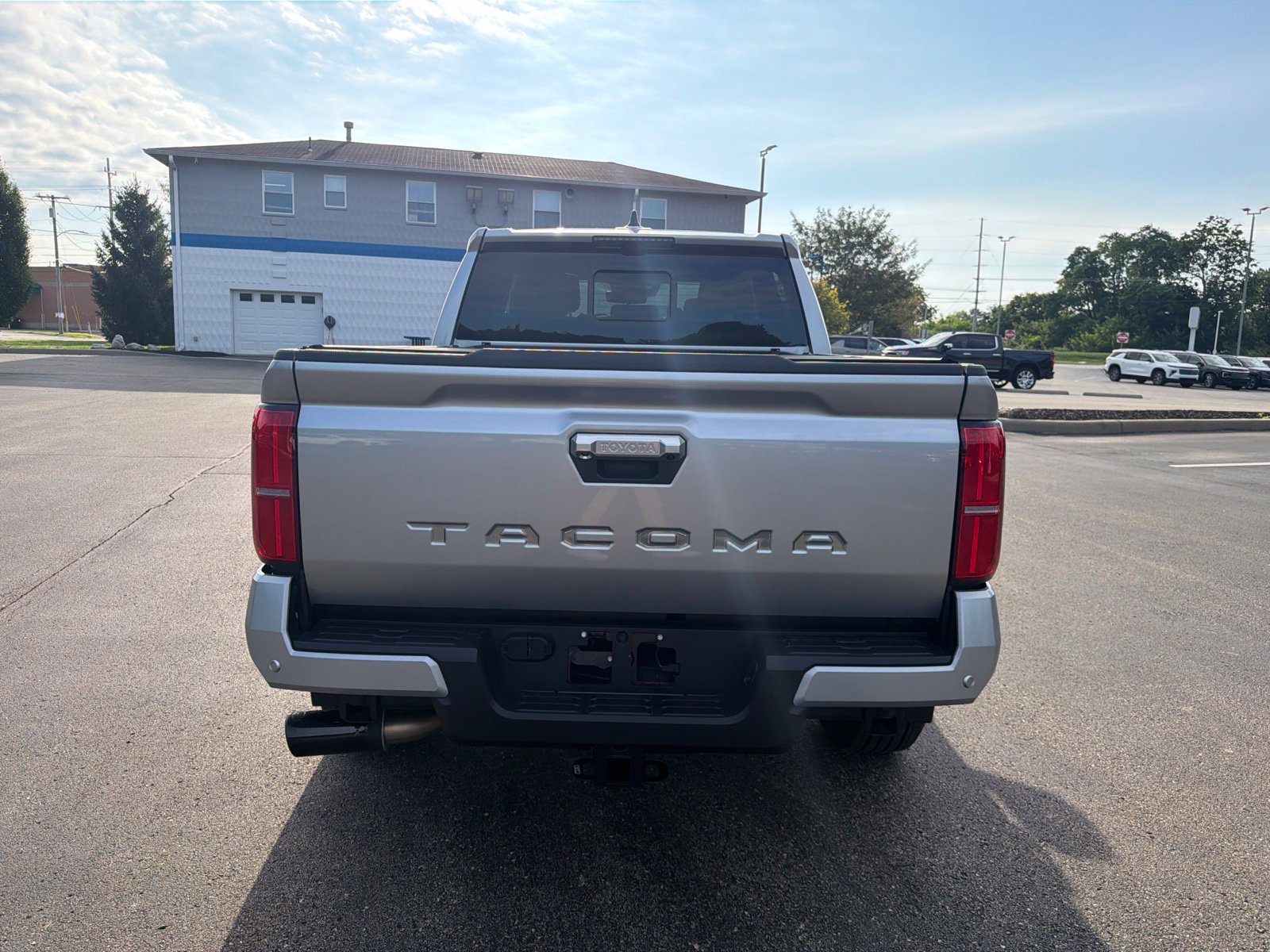 Used 2026 Toyota Tacoma Limited AWD/4WD image 4
