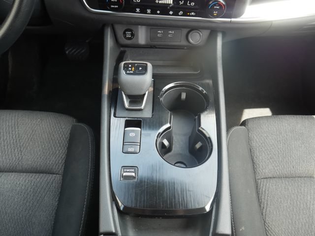 Used 2024 Nissan Rogue SV FWD image 17