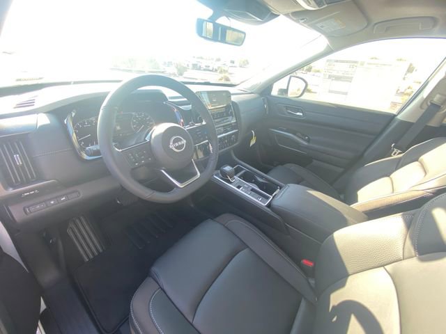 New 2025 Nissan Pathfinder SL image 19